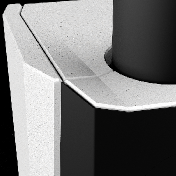 Un travail artisanal complexe fait ressortir la finesse sophistiquée des coins et des arêtes des éléments de pierre coulée.