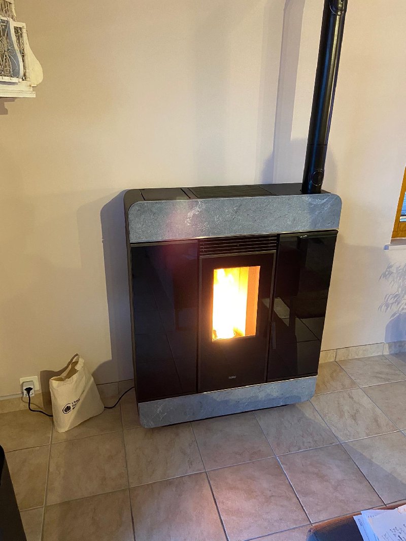 Klover Diva Soapstone Pellet Stove - Carron-Lugon