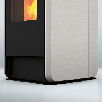 Grâce à la technologie eco2, on a seulement besoin d’ouvrir la porte, de charger le poêle, de l’allumer, et de profiter de la vie.