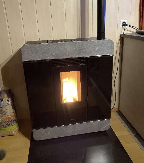 Klover Diva Soapstone Pellet Stove - Carron-Lugon