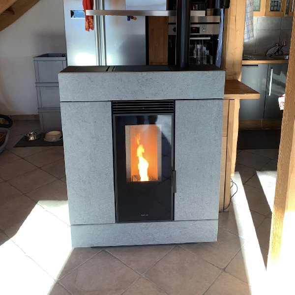 Klover Diva DUO Soapstone Pellet Stove - Carron-Lugon