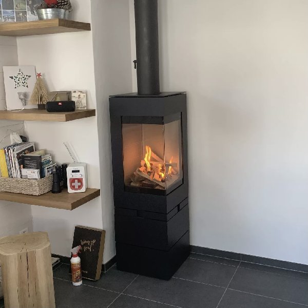Wood-burning stove Skantherm Elements 400 angle - Carron-Lugon