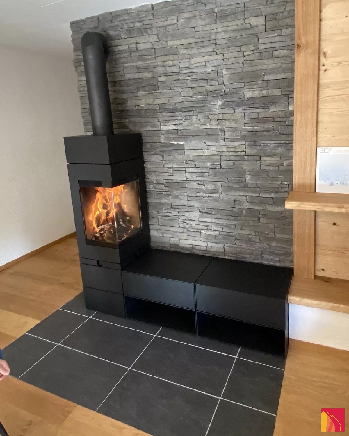Wood-burning stove Skantherm Elements 400 angle - Carron-Lugon